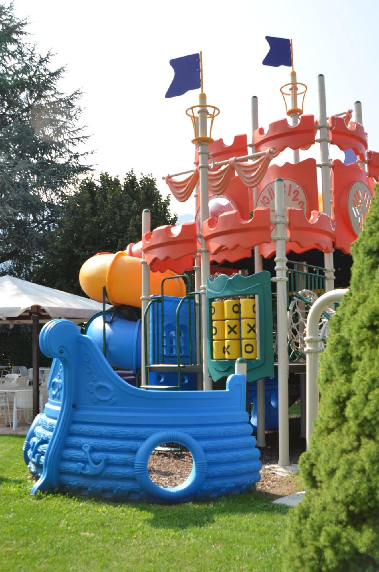 Family Hotel Primavera Levico Terme Exterior foto
