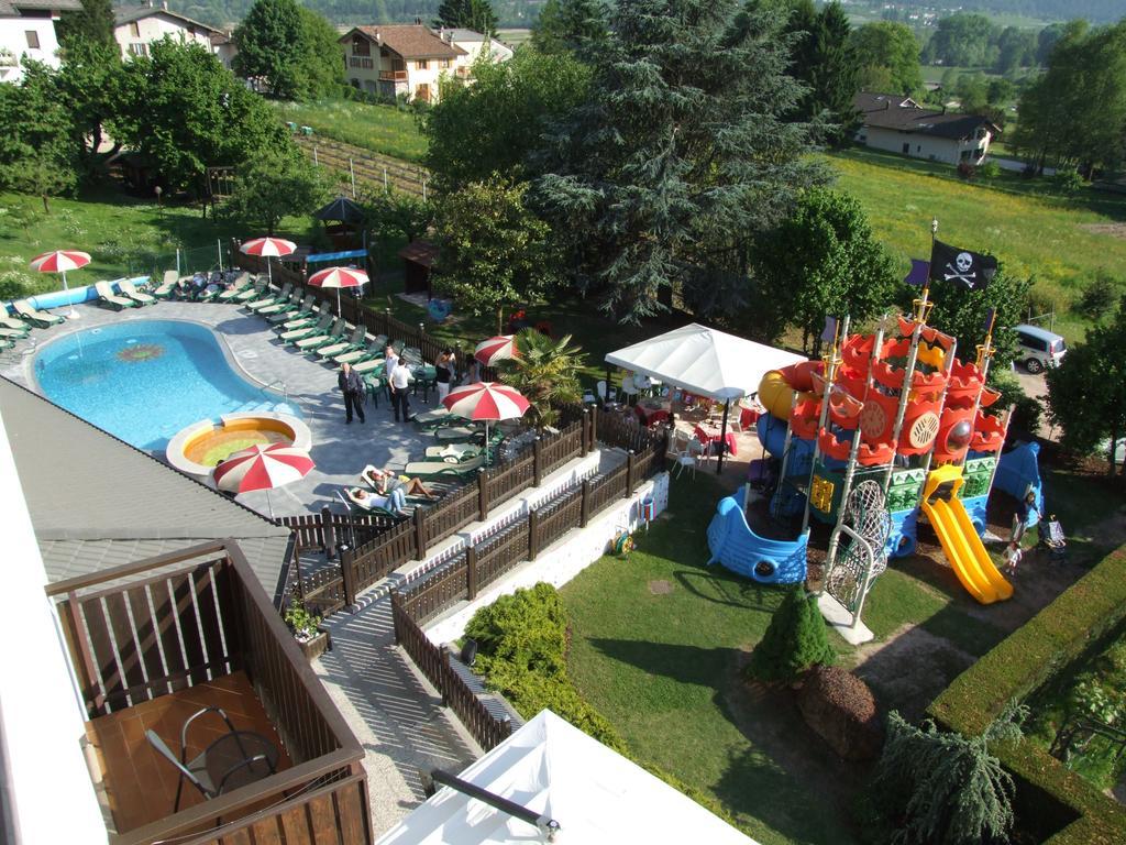 Family Hotel Primavera Levico Terme Exterior foto