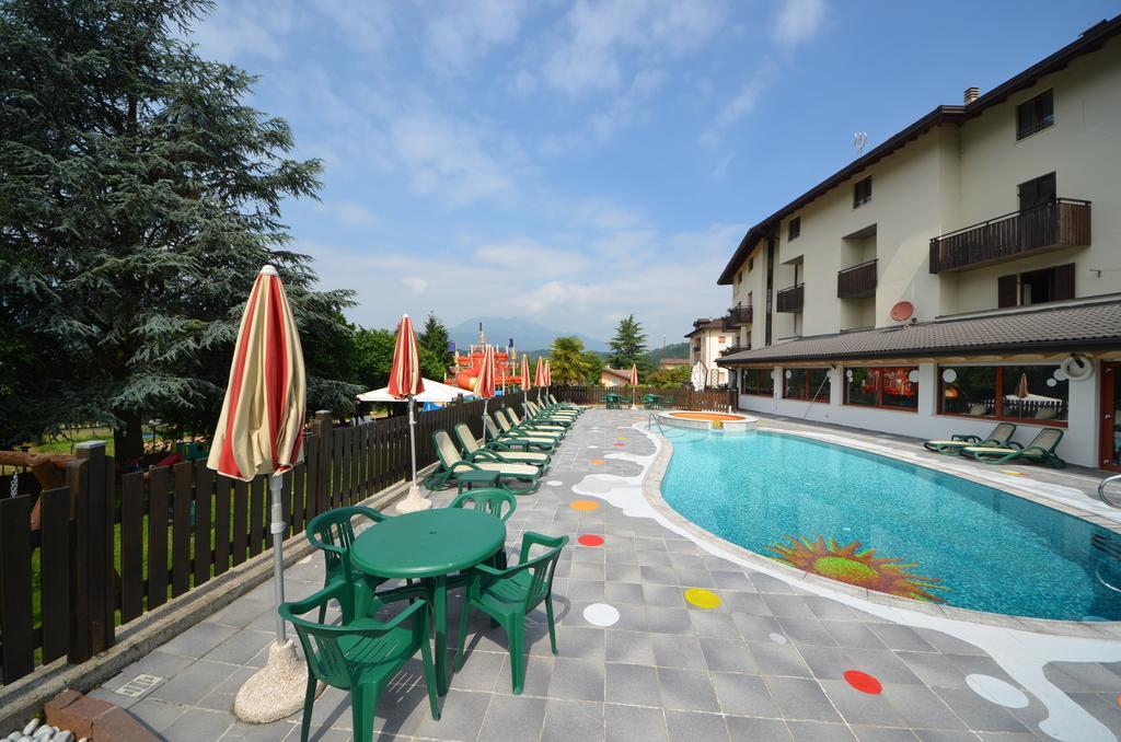 Family Hotel Primavera Levico Terme Exterior foto