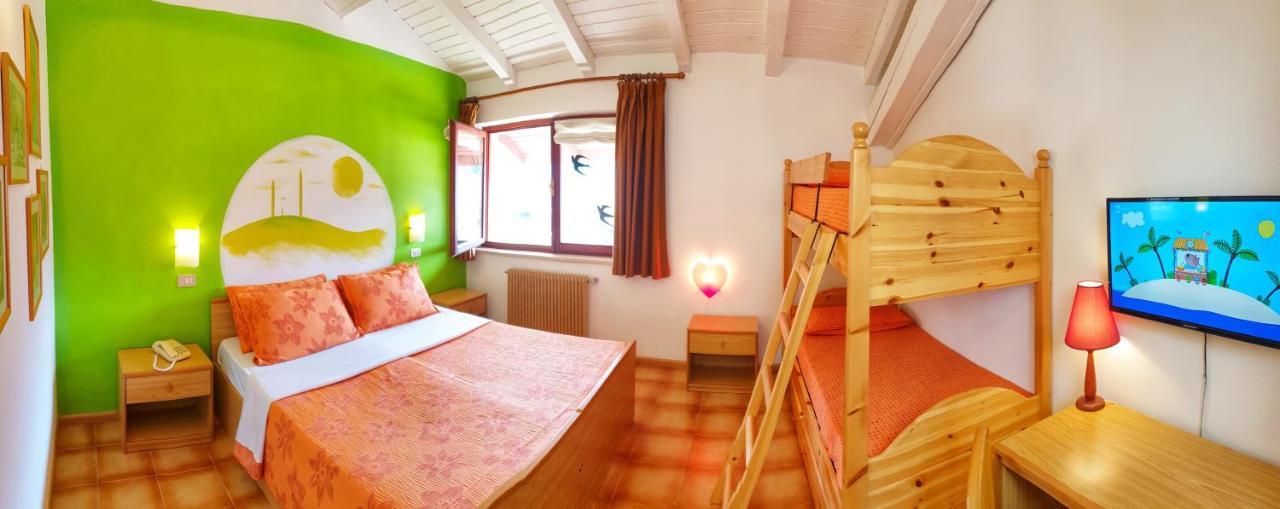 Family Hotel Primavera Levico Terme Exterior foto